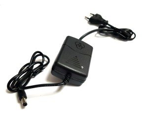 Fully 12Volt 1Amper Masa Tipi Adaptör 5,5x2,5mm Jak Fişli