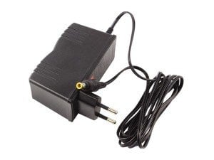 DSmart Uydu Alıcı Adaptör 12V 2.5A Ortası İğneli