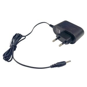 WEKO 5V - 2A 2.5x0.7mm İnce Uç Priz Tipi Tablet Pc Adaptörü